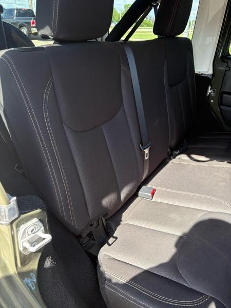Jeep Wrangler Unlimited Sahara 4WD 2015
