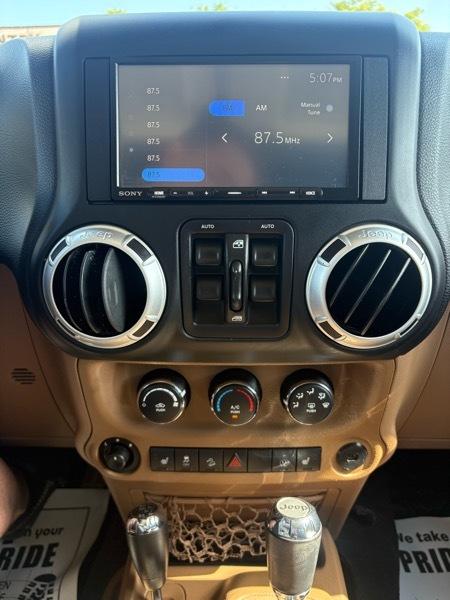 Jeep Wrangler Unlimited Sahara 4WD 2015