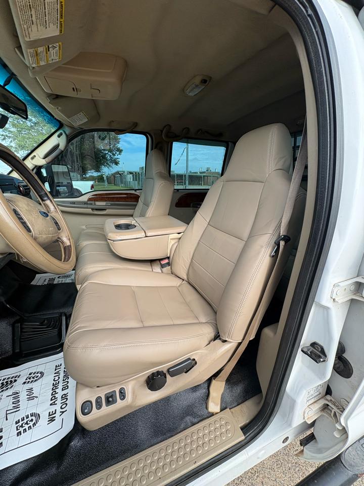 Ford F-350 SD Lariat Crew Cab Long Bed 4WD 2006