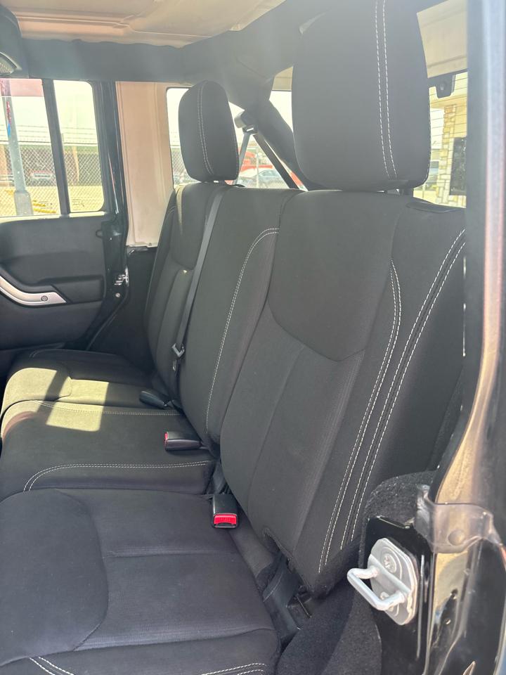 Jeep Wrangler Unlimited Sahara 4WD 2015