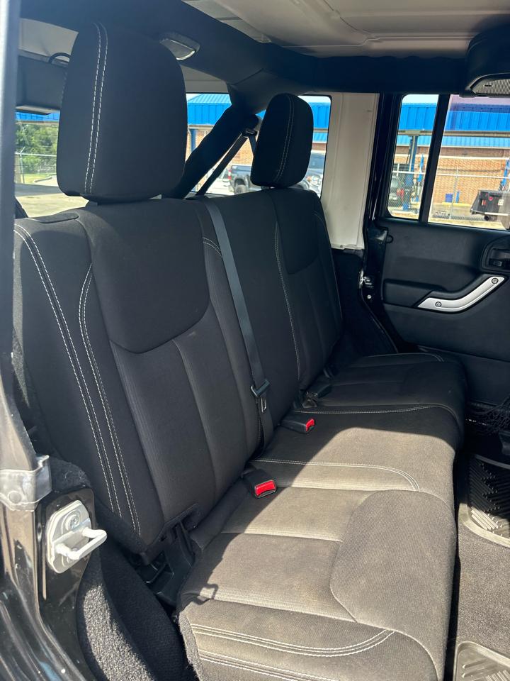 Jeep Wrangler Unlimited Sahara 4WD 2015