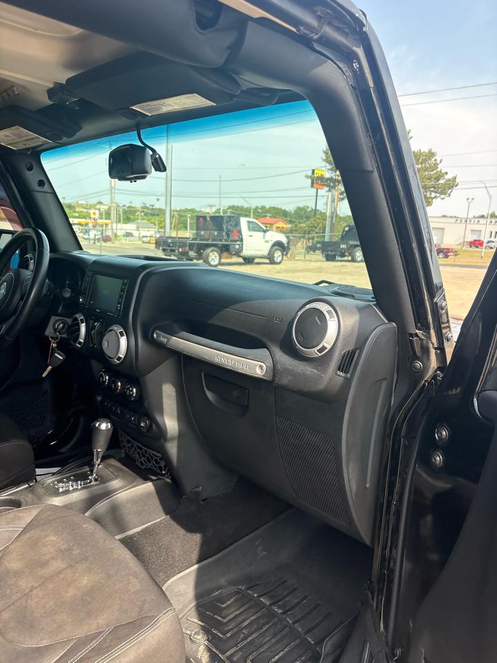 Jeep Wrangler Unlimited Sahara 4WD 2015