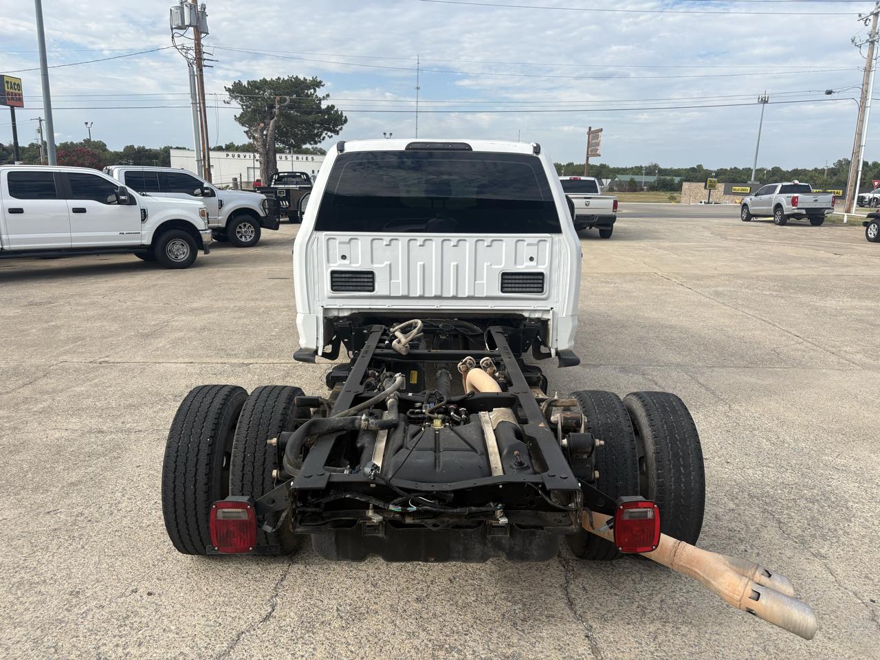 2019 Ford F-350 Super Duty Chassis Cab XL - Photo 6