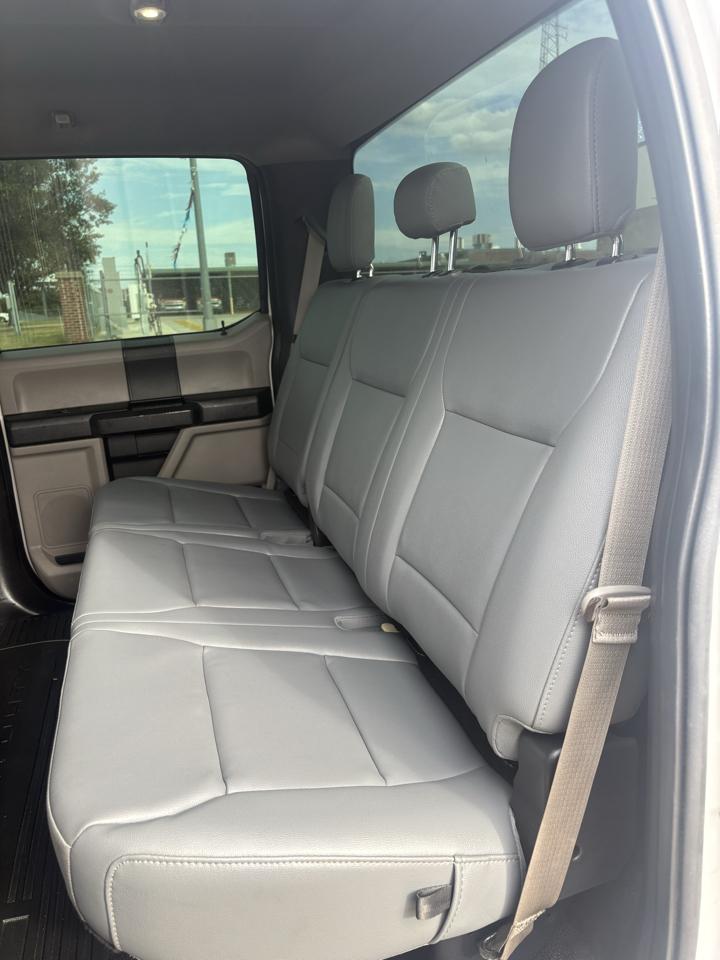 2019 Ford F-350 Super Duty Chassis Cab XL - Photo 9
