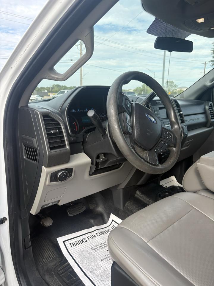 2019 Ford F-350 Super Duty Chassis Cab XL - Photo 14