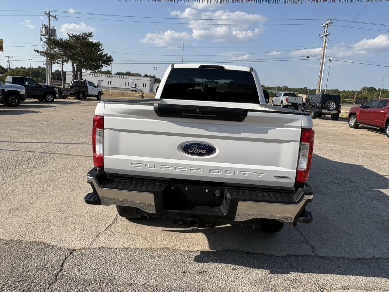 Ford F-250 SD XLT Crew Cab 4WD 2018