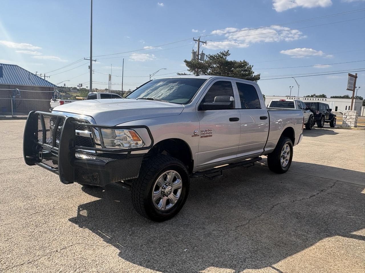 RAM 2500 Tradesman Crew Cab SWB 4WD 2017