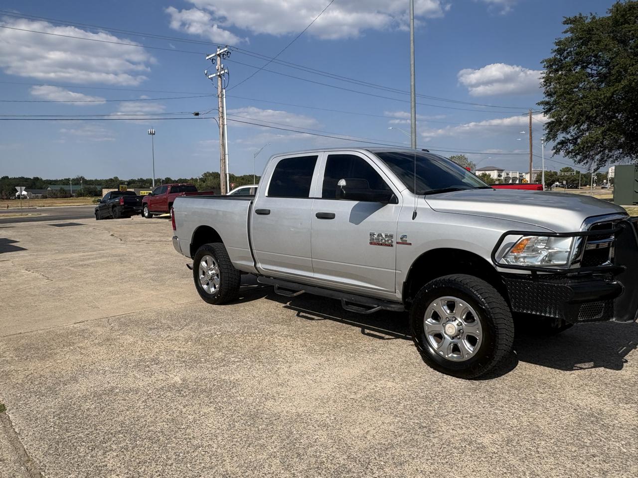 RAM 2500 Tradesman Crew Cab SWB 4WD 2017