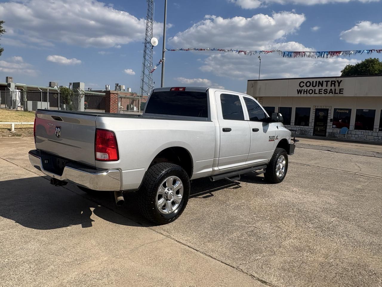 RAM 2500 Tradesman Crew Cab SWB 4WD 2017