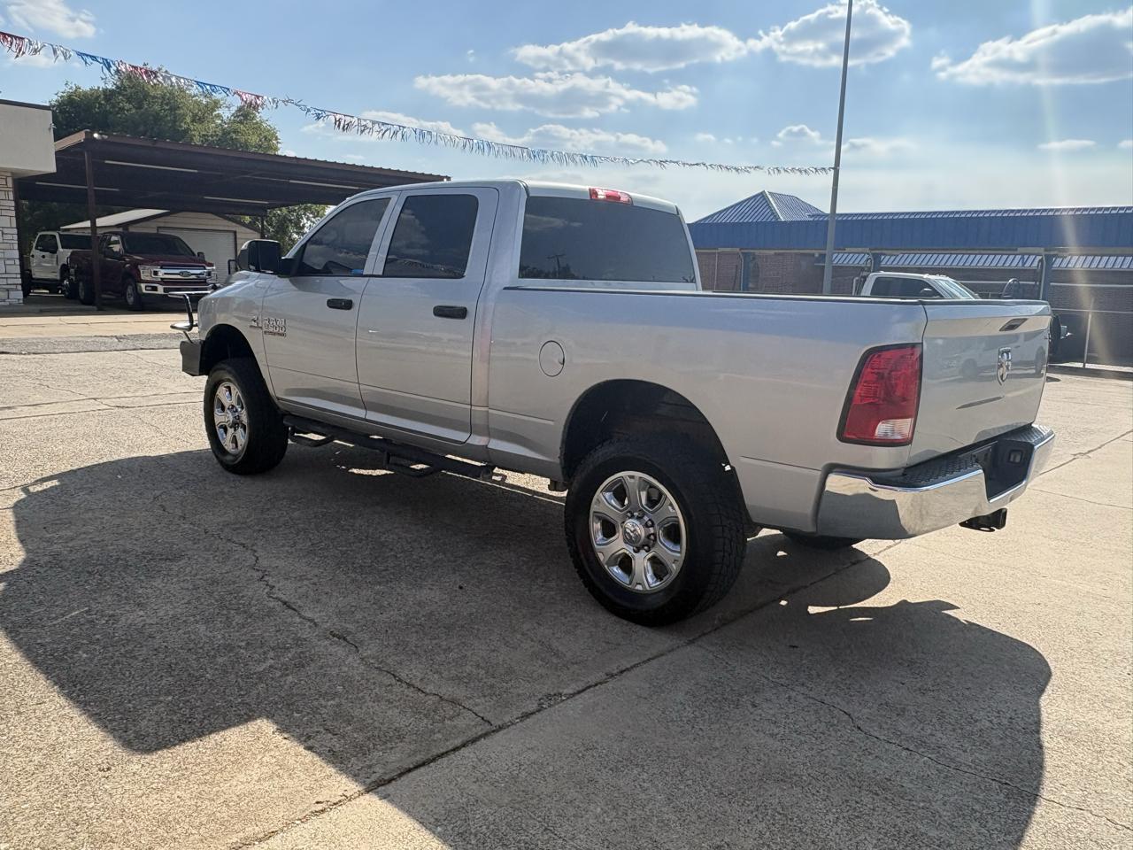RAM 2500 Tradesman Crew Cab SWB 4WD 2017