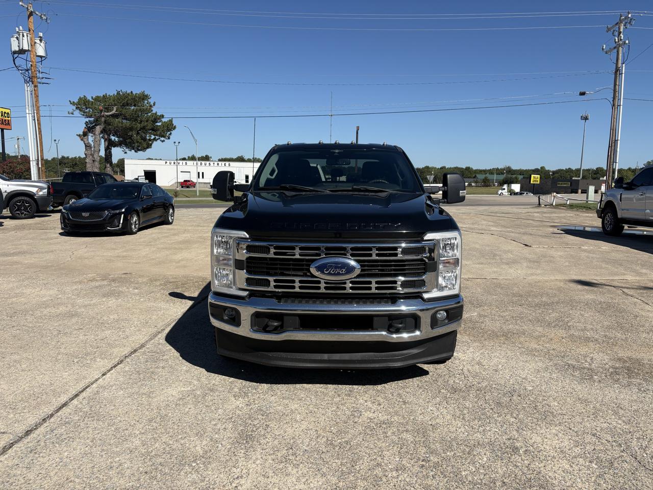Ford F-350 photo 2