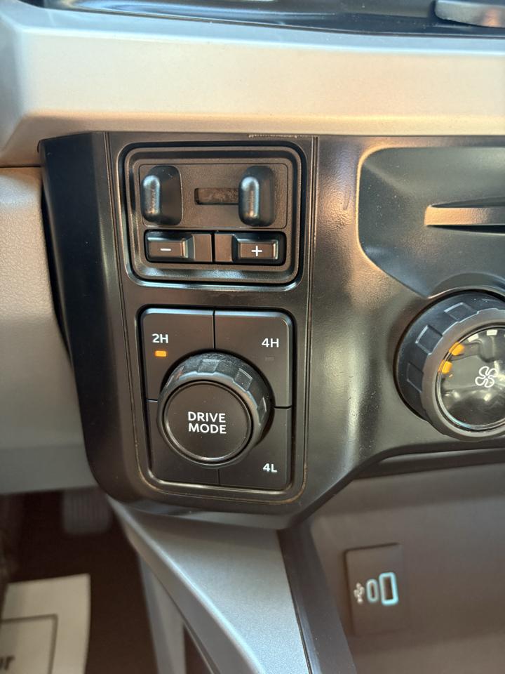 Ford F-350 photo 17