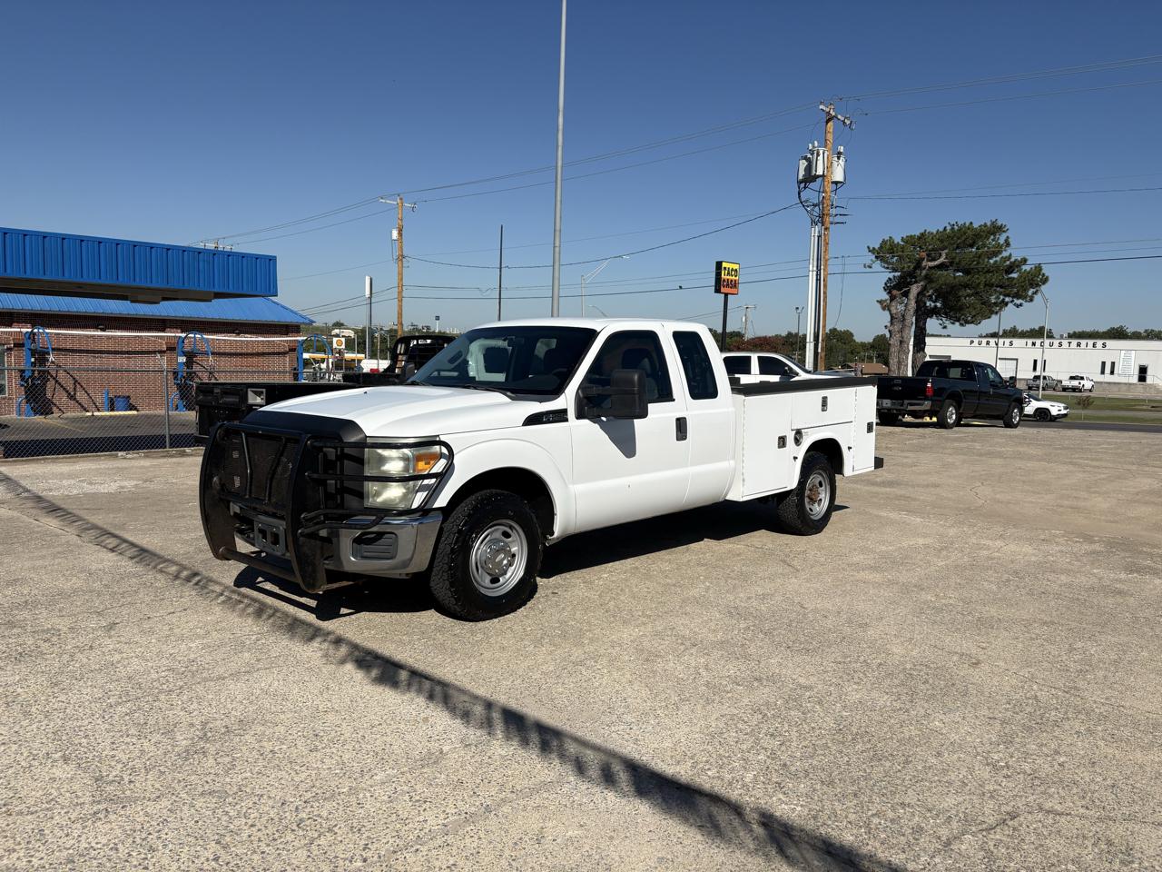 Ford F-250 SD XL SuperCab LWB 2WD 2011