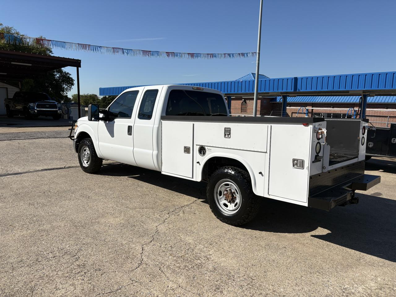Ford F-250 SD XL SuperCab LWB 2WD 2011