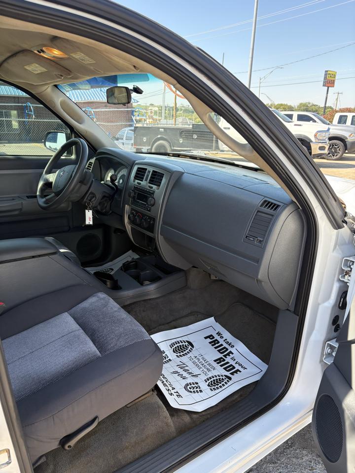 Dodge Dakota SLT Quad Cab 2WD 2006