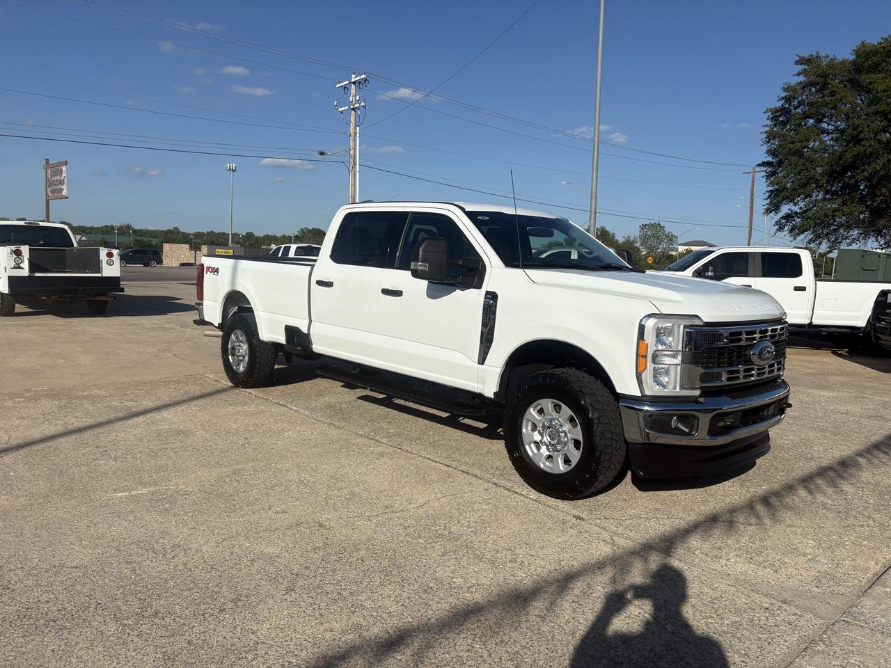 Ford F-350 SD XL Crew Cab SWB 4WD 2023