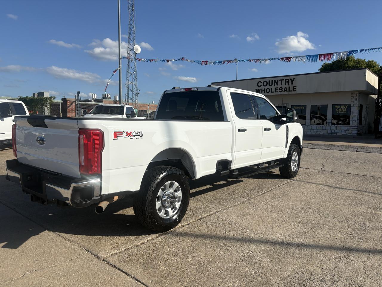 Ford F-350 SD XL Crew Cab SWB 4WD 2023