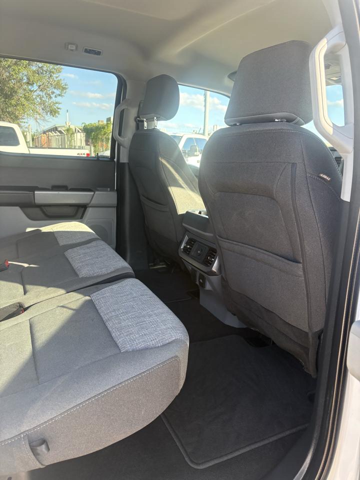 Ford F-350 SD XL Crew Cab SWB 4WD 2023