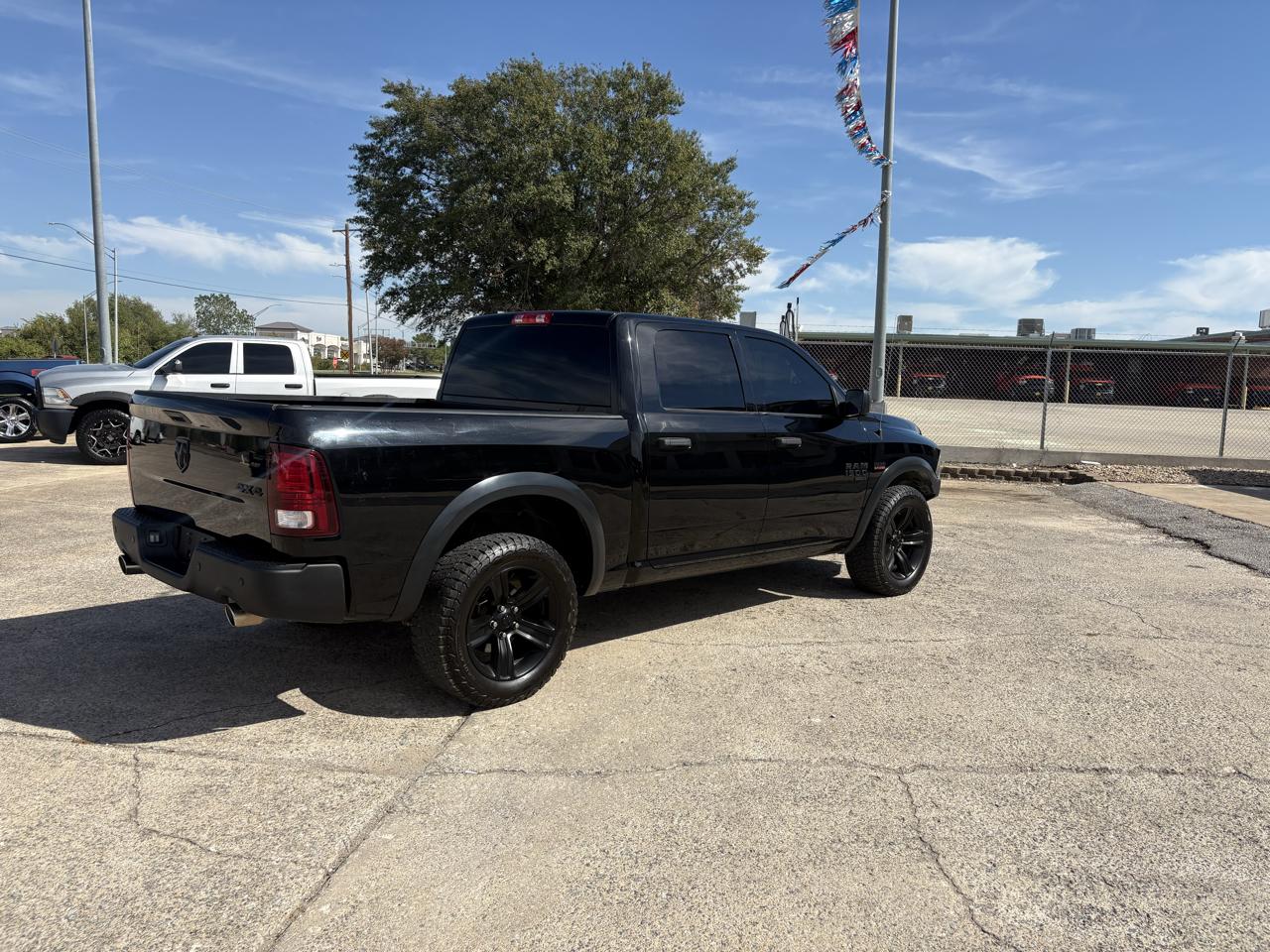 RAM 1500 Classic SLT Crew Cab SWB 4WD 2021