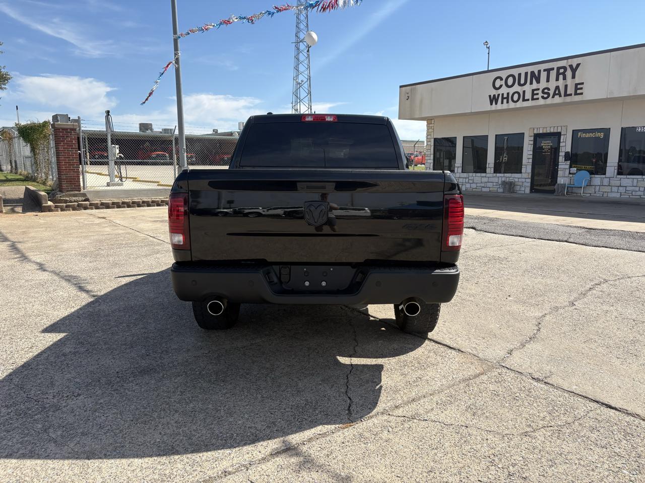RAM 1500 Classic SLT Crew Cab SWB 4WD 2021