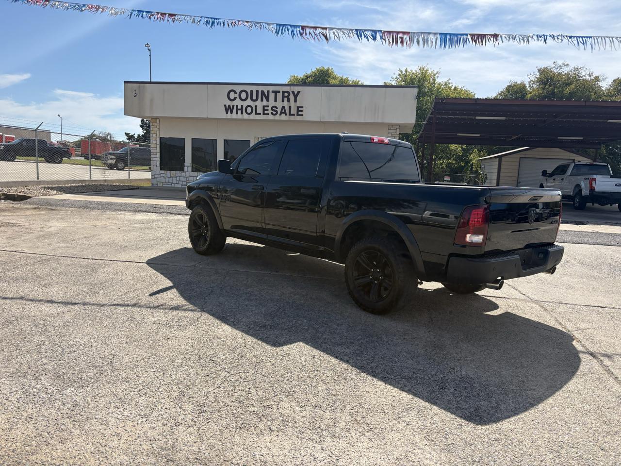 RAM 1500 Classic SLT Crew Cab SWB 4WD 2021