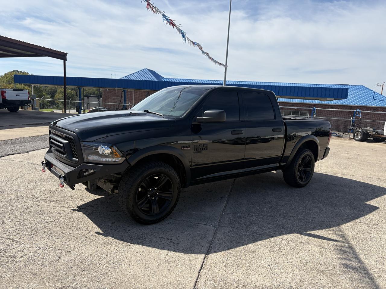RAM 1500 Classic SLT Crew Cab SWB 4WD 2021