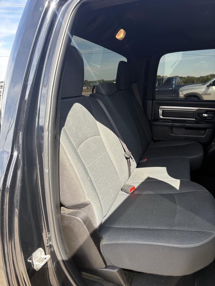 RAM 1500 Classic SLT Crew Cab SWB 4WD 2021