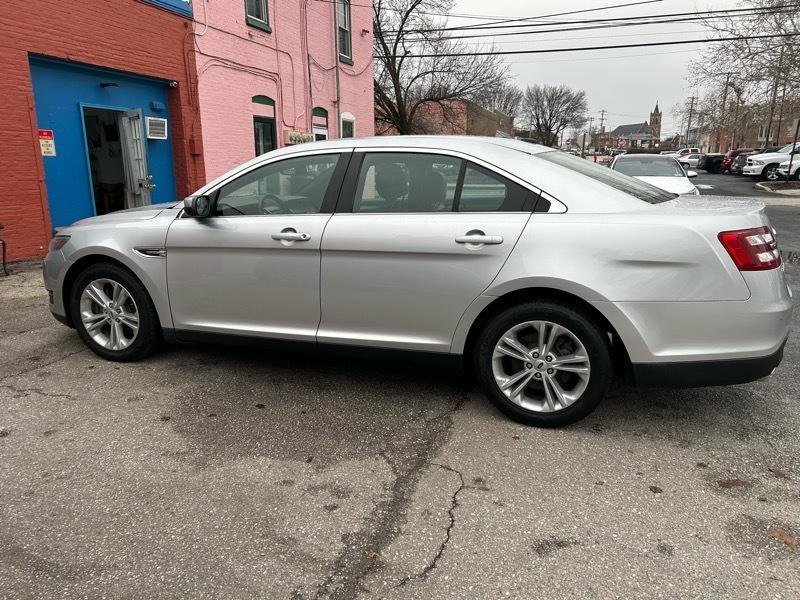 Ford Taurus SEL FWD 2017