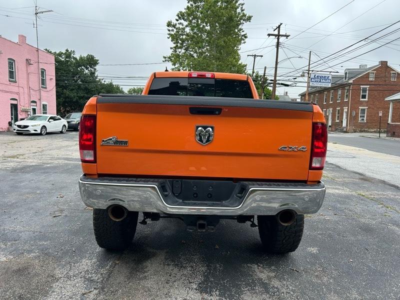 RAM 1500 SLT Quad Cab 4WD 2016