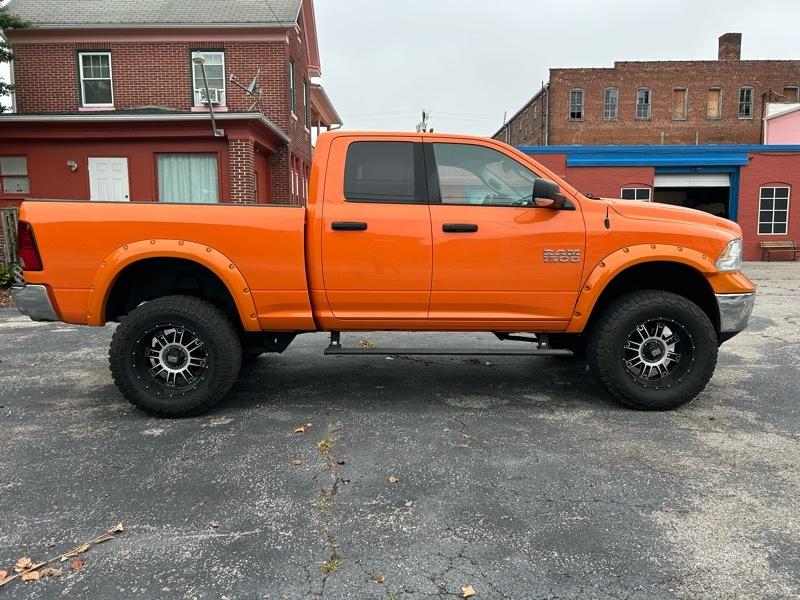 RAM 1500 SLT Quad Cab 4WD 2016