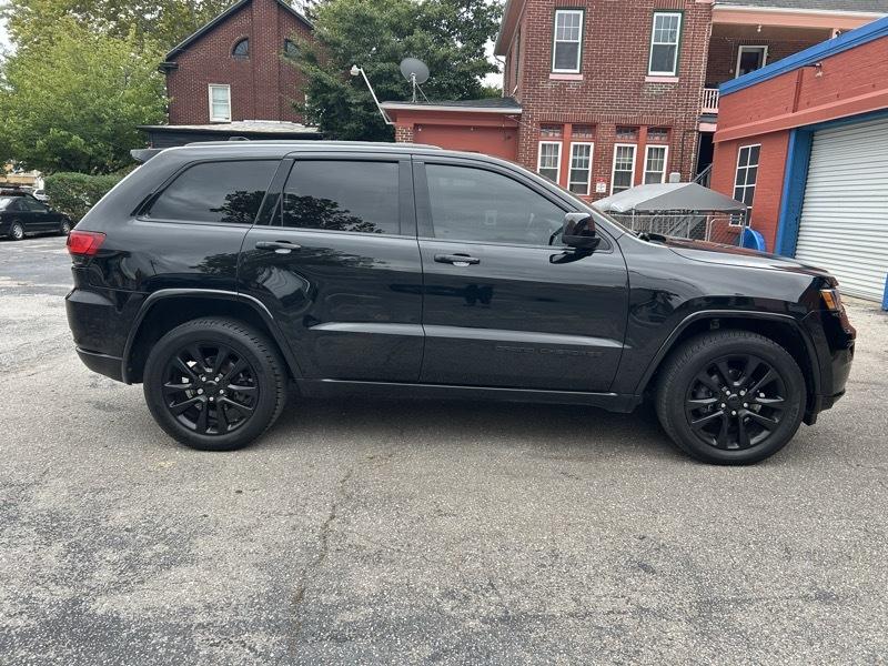 Jeep Grand Cherokee Laredo 4WD 2017