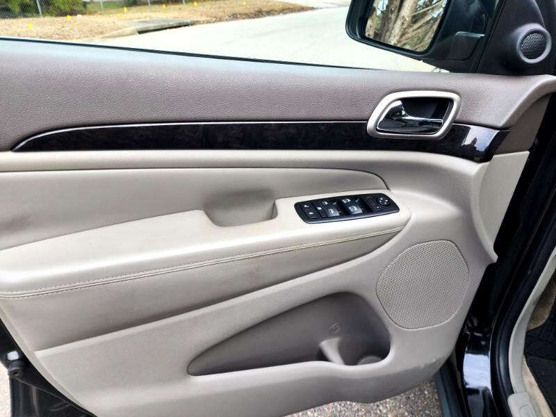 Jeep Grand Cherokee Laredo 2WD 2012