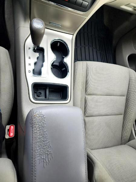 Jeep Grand Cherokee Laredo 2WD 2012