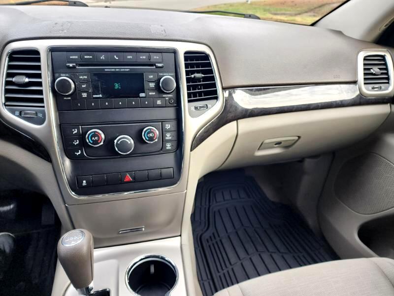 Jeep Grand Cherokee Laredo 2WD 2012