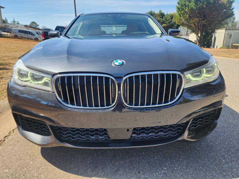 BMW 7-Series 750i 2016