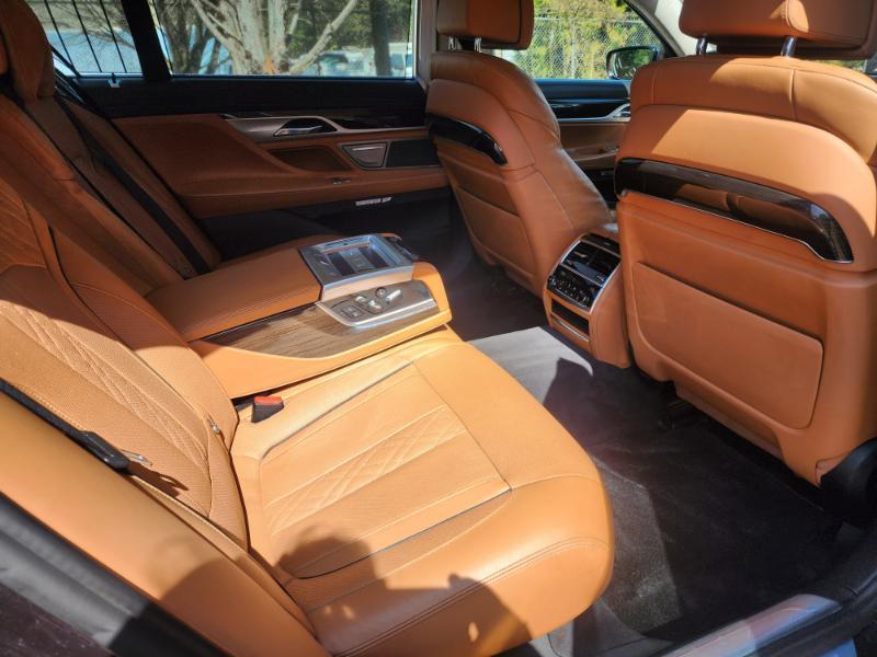 BMW 7-Series 750i 2016