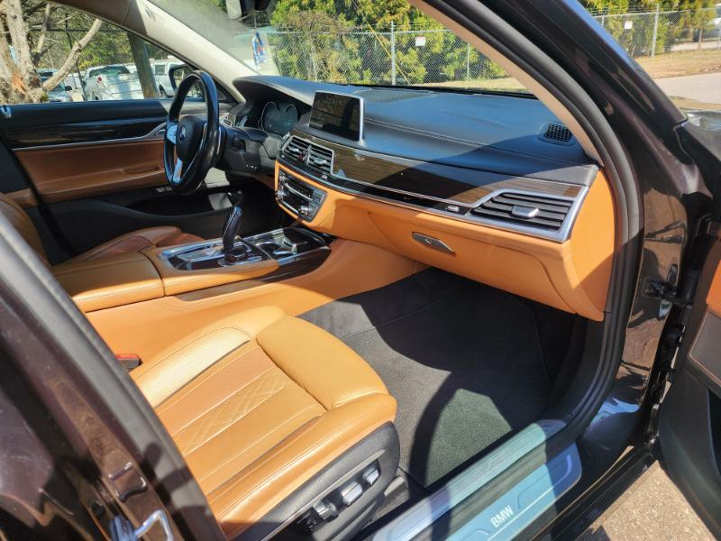 BMW 7-Series 750i 2016