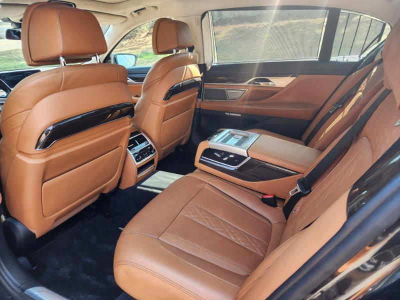 BMW 7-Series 750i 2016