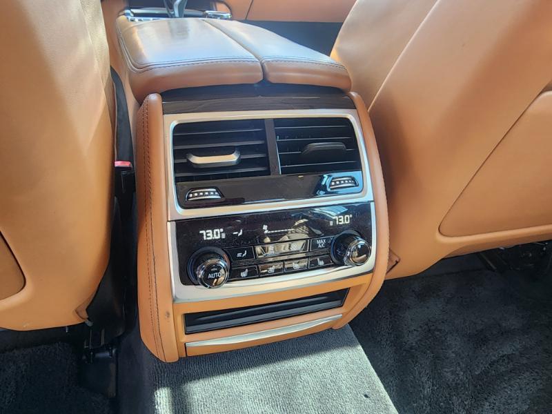 BMW 7-Series 750i 2016