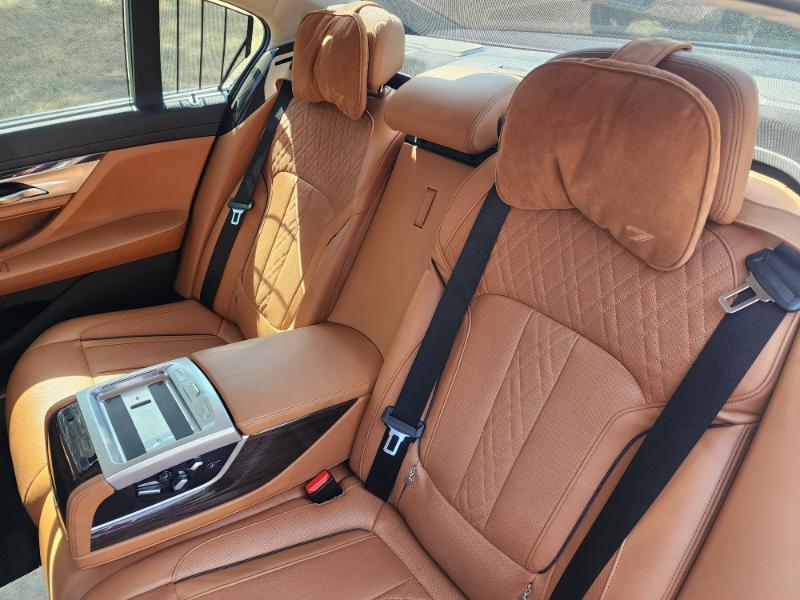 BMW 7-Series 750i 2016