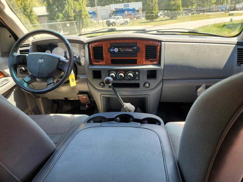 Dodge Ram 3500 SLT Quad Cab 2WD DRW 2006