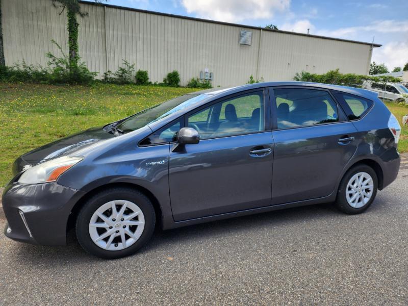 Toyota Prius V Three 2012
