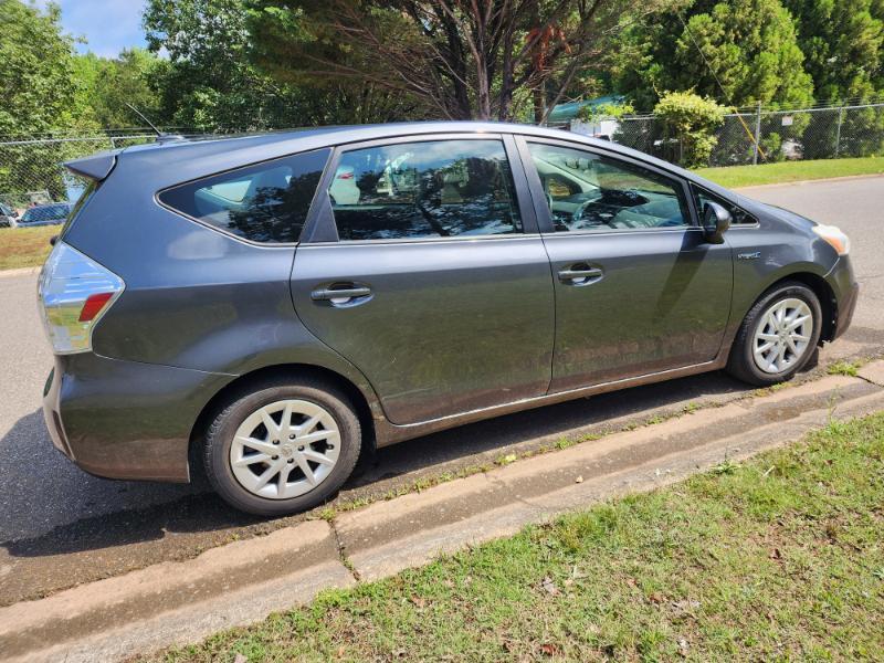 Toyota Prius V Three 2012