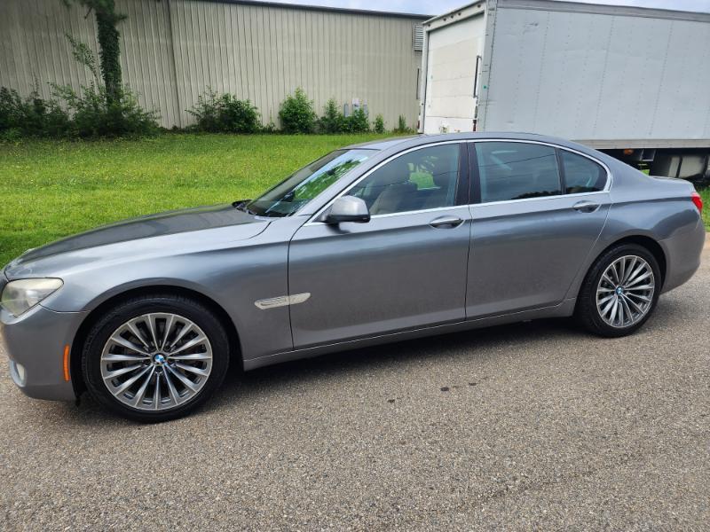 BMW 7-Series 740i 2012