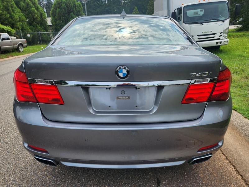 BMW 7-Series 740i 2012