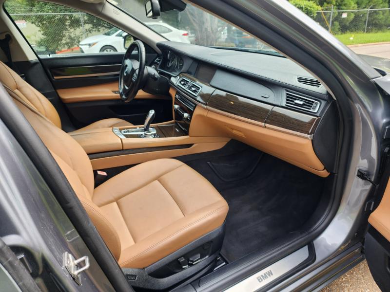 BMW 7-Series 740i 2012