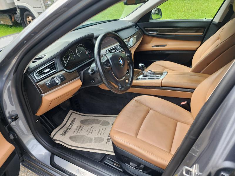 BMW 7-Series 740i 2012