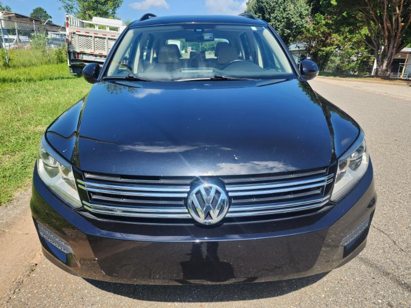 Volkswagen Tiguan S 2017