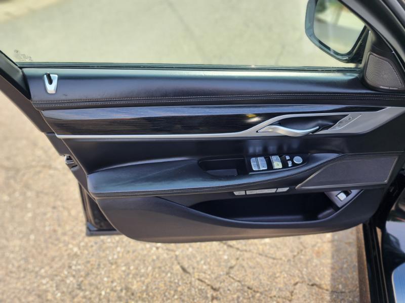 BMW 7-Series 740i 2017