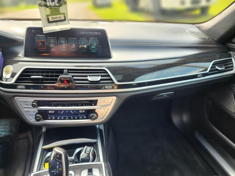 BMW 7-Series 740i 2017
